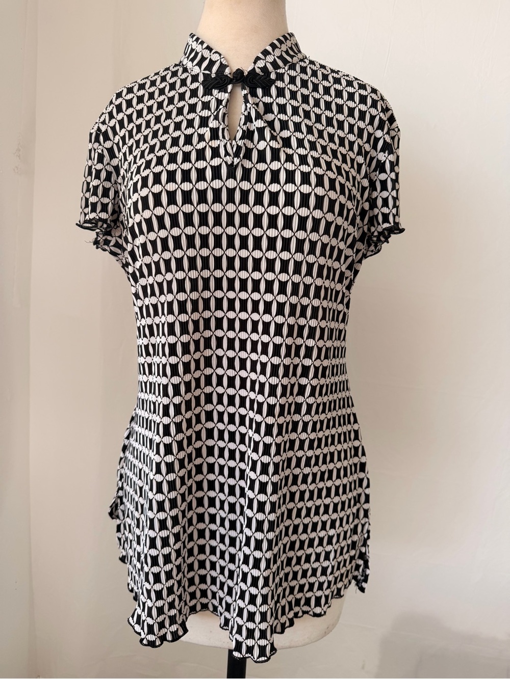 connected apparel Black & White Geometric Tie-Neck Blouse